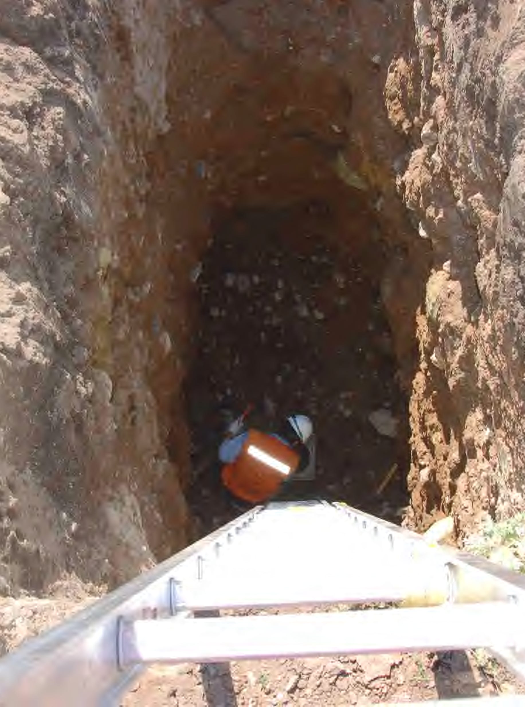 ESTUDIOS DE MECANICA DE SUELOS CALICATAS MUESTREO Y ENSAYOS 